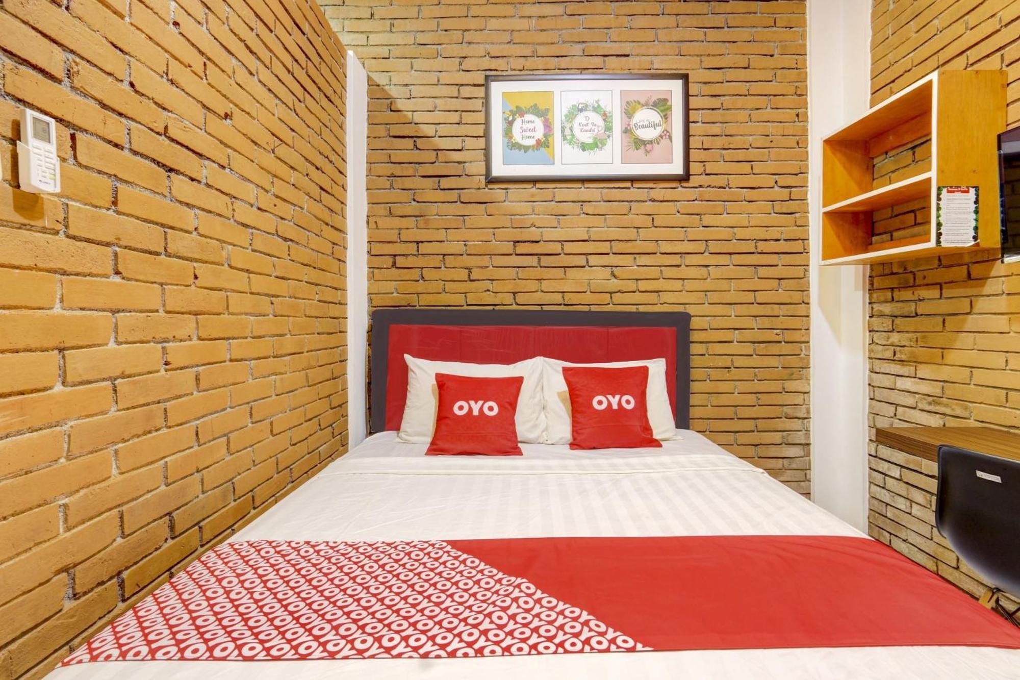 Oyo 90758 D Kost In Kandri Semarang
