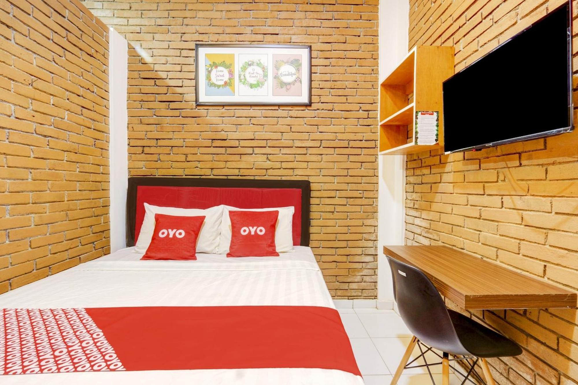 Hotel Oyo 90758 D Kost In Kandri 2*