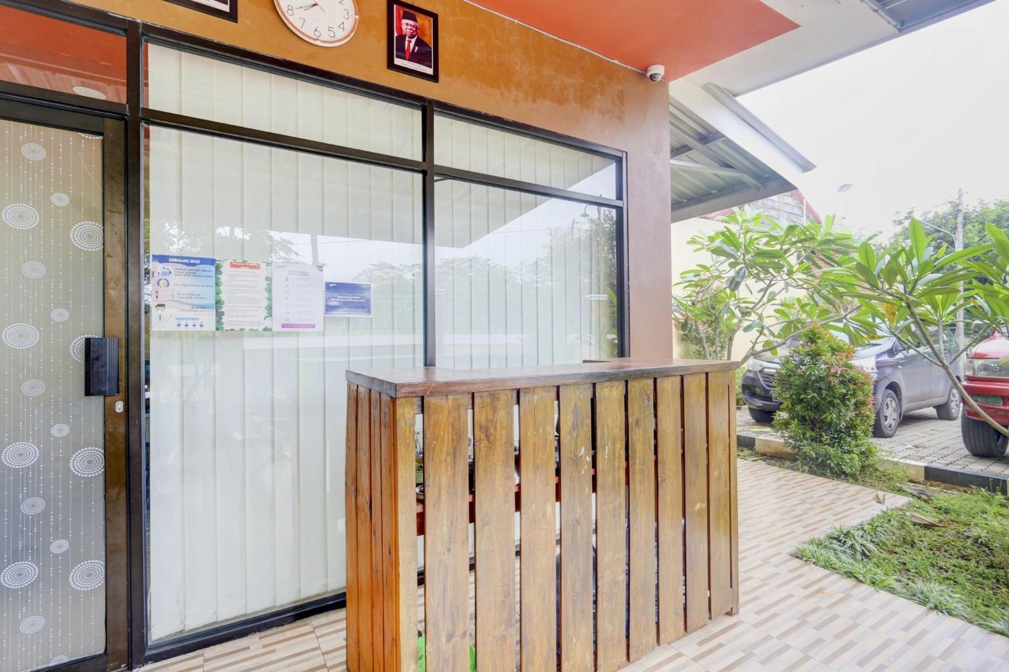 Oyo 90758 D Kost In Kandri 2*